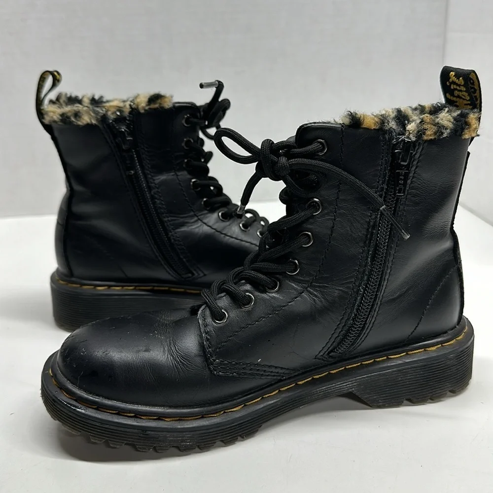 Dr Martens Boots Combat Lace Up Sherpa Lined Cheetah Docs Black KidsYouth Size 2